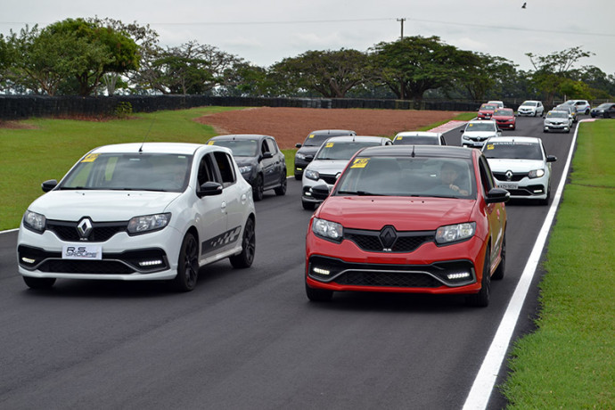 Sandero R.S. Speed Experience foi sucesso na Capuava