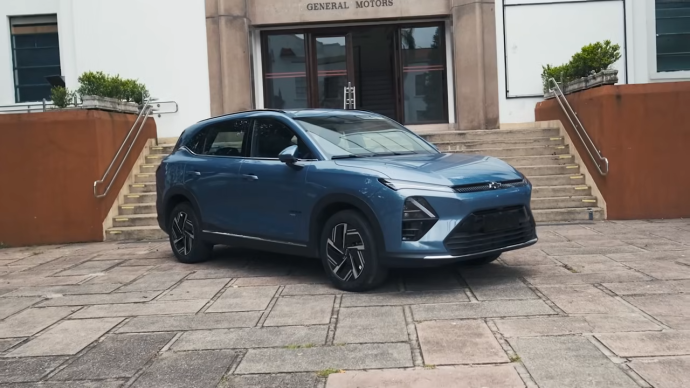 A Chevrolet estreia o Captiva PHEV