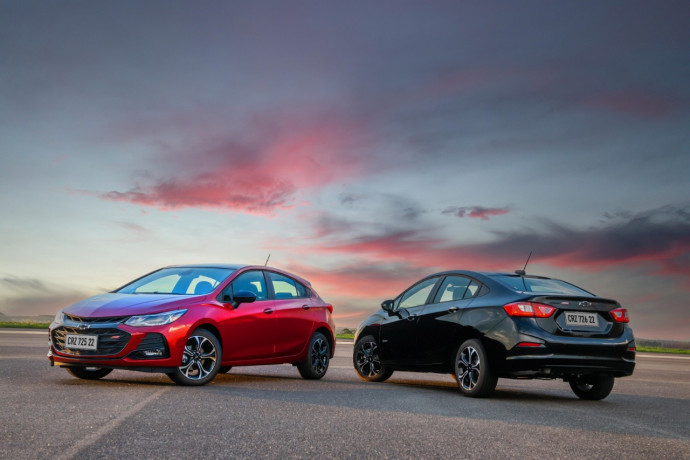 Chevrolet Cruze ganha duas novas versões: RS e Midnight