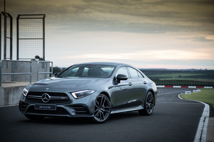 Mercedes-AMG CLS 53 une performance e eficiência