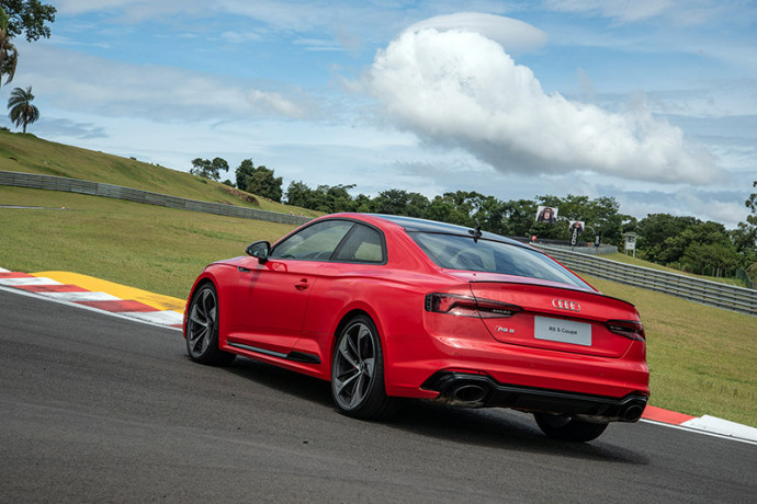 Novo Audi RS 5 Coupé chega ao Brasil