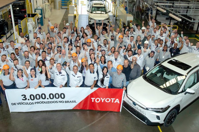 Toyota celebra 3.000.000 de veículos produzidos no Brasil Toyota celebra 3.000.000 de veículos produzidos no Brasil