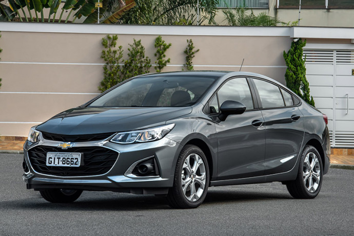 Cruze LT 2020 chega com Wi-Fi e seis airbags