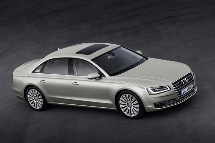 Audi apresenta o luxuoso S8 Plus no Salão do Automóvel