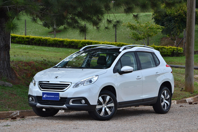 Peugeot oferece câmbio automático grátis para o 208 e 2008