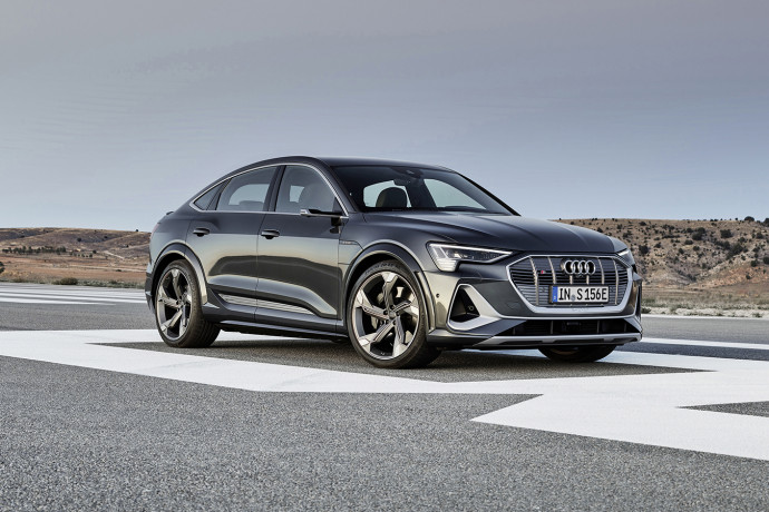 Audi e-tron S Sportback com três motores elétricos entra em pré-venda