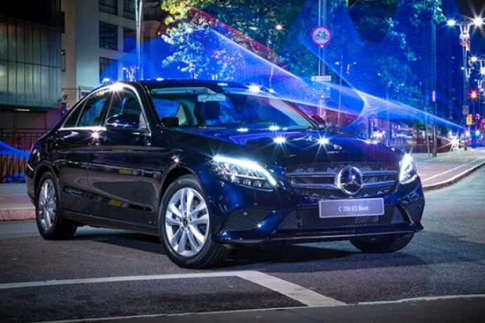 Mercedes-Benz Automóveis celebra a liderança do segmento premium