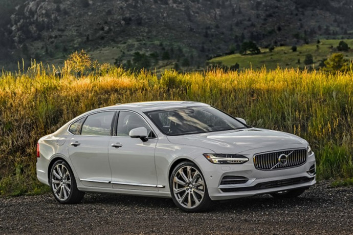 Nordic tem o exclusivo Volvo S90 T8 a pronta entrega