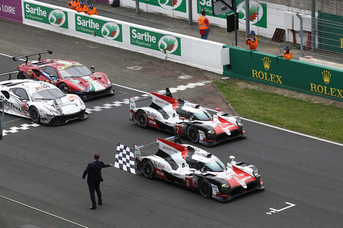 Toyota conquista dobradinha nas 24 Horas de Le Mans