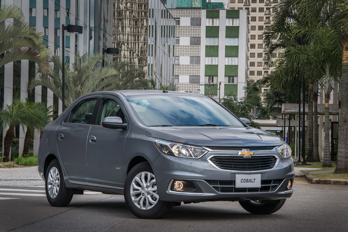 Chevrolet Cobalt 2018 ganha itens de segurança