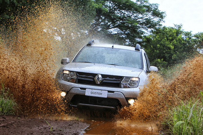 Renault Duster 4x4 com alta mobilidade e tecnologia