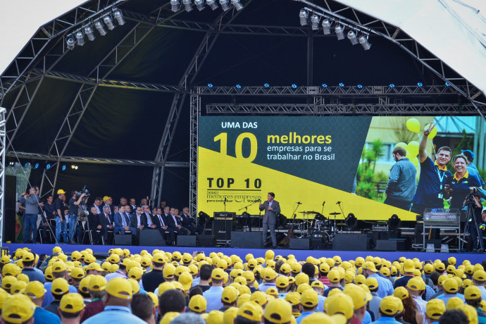 Renault comemora 20 anos de fábrica no Brasil