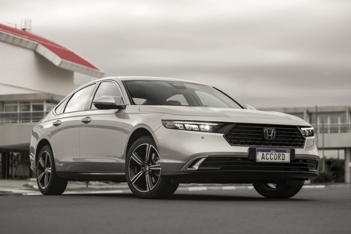 Novo Honda Accord Advanced Hybrid chega ao Brasil