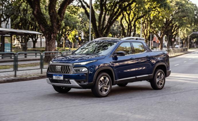 Fiat Toro chega à linha 2027 como picape híbrida-leve