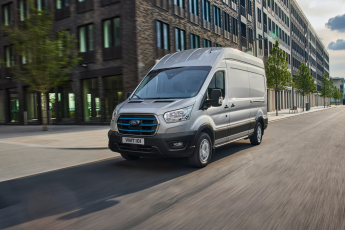 Ford E-Transit conquista prêmio de segurança Gold Award do Euro NCAP