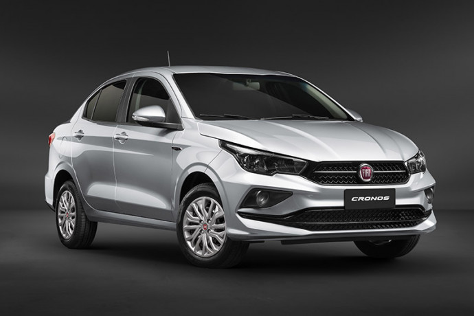 Fiat Cronos ganha versão 1.8 automática