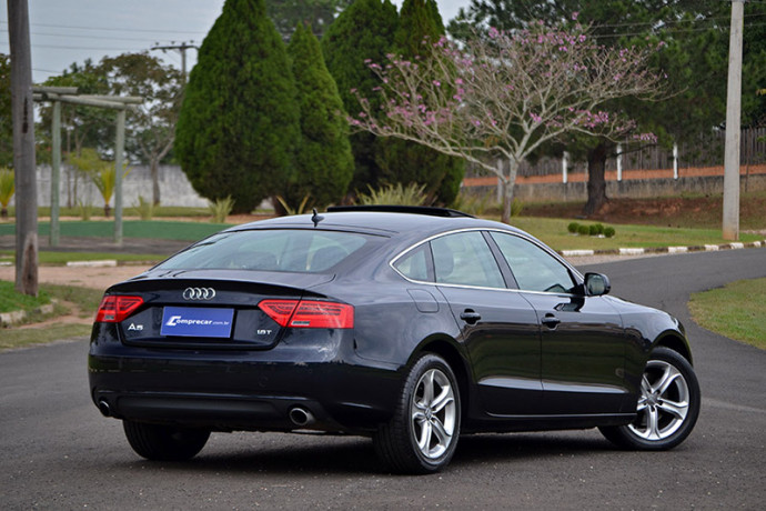 FileAudi A5 Sportback 20 TFSI quattro interiorjpg  Wikimedia Commons