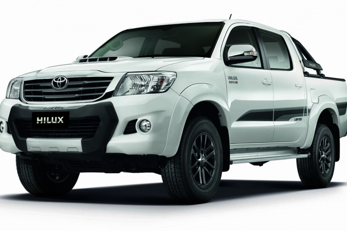 Toyota com a linha 2015 da Hilux e SW4 