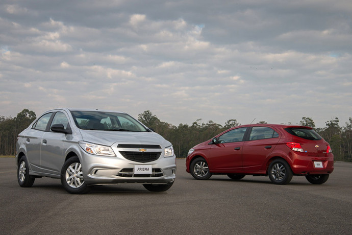 Chevrolet Onix e Prisma 2017 chegam às concessionárias