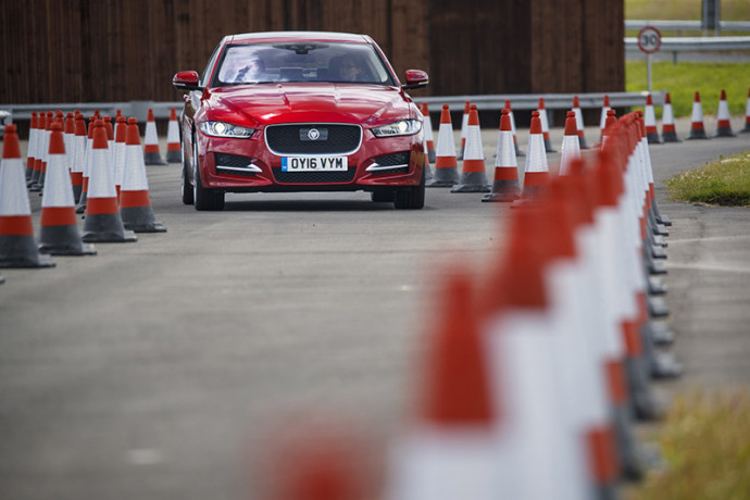 Jaguar Land Rover inicia testes reais de veículos autônomos