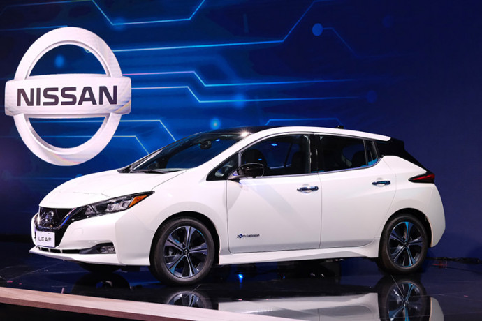 Nissan apresenta o LEAF no Salão do Automóvel de São Paulo