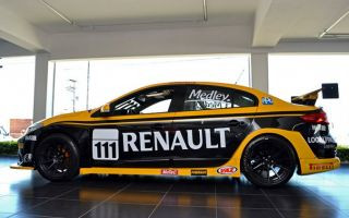 Renault Valec exibe carro de corrida “de verdade”