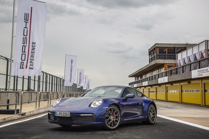 Novo Porsche 911 chega ao Brasil com preços entre R$ 509 mil e R