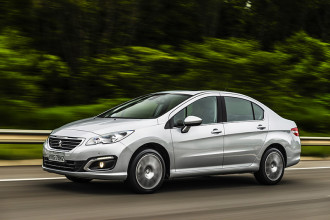 Peugeot completa a renovação da linha com novo 408 