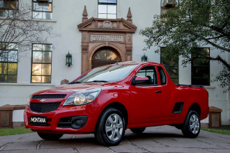 Chevrolet Montana 2015, com direção hidráulica de série