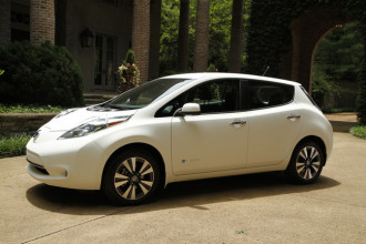 Nissan LEAF com pintura “autolimpante”