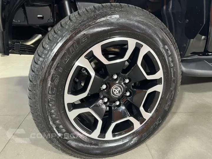 HILUX 2.8 D-4D TURBO DIESEL CD SRX PLUS 4X4 AUTOMÁTICO