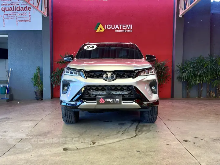 HILUX SW4 2.8 D-4D TURBO DIESEL DIAMOND 7L 4X4 AUTOMÁTICO