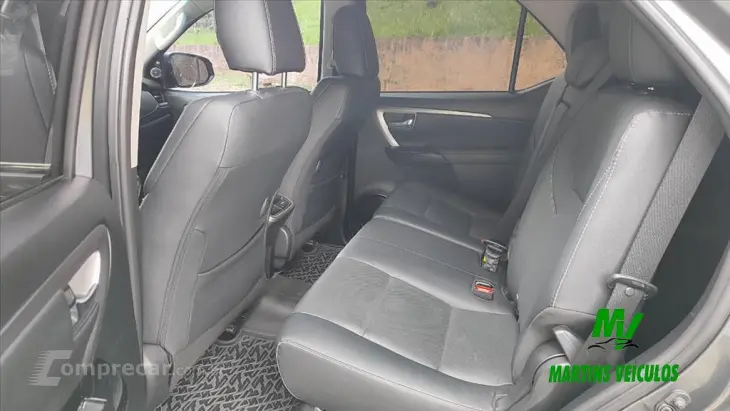 HILUX SW4 2.8 D-4d Turbo Diamond 7L 4X4