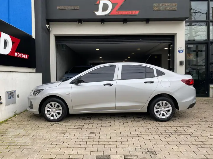 ONIX 1.0 Turbo Plus LT