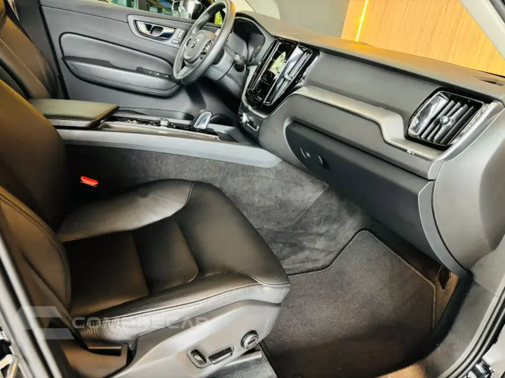 XC60 2.0 T8 Hybrid Momentum AWD Geartronic