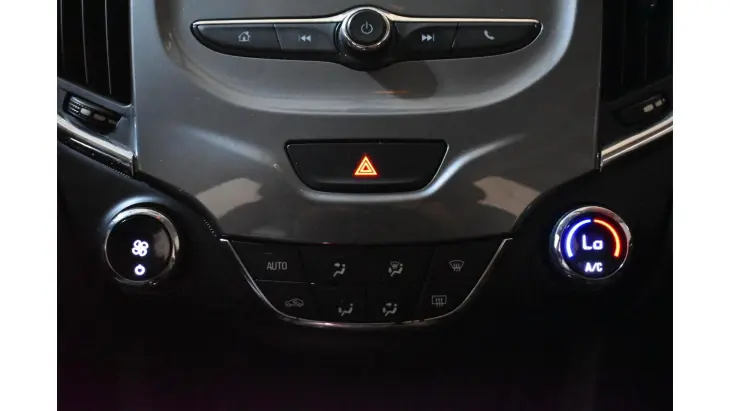 CRUZE HATCH - 1.4 TURBO SPORT6 LTZ 16V 4P AUTOMÁTICO