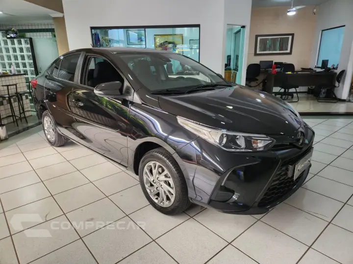 Yaris Sedan 1.5 16V 4P FLEX XS MULTIDRIVE AUTOMÁTICO CVT