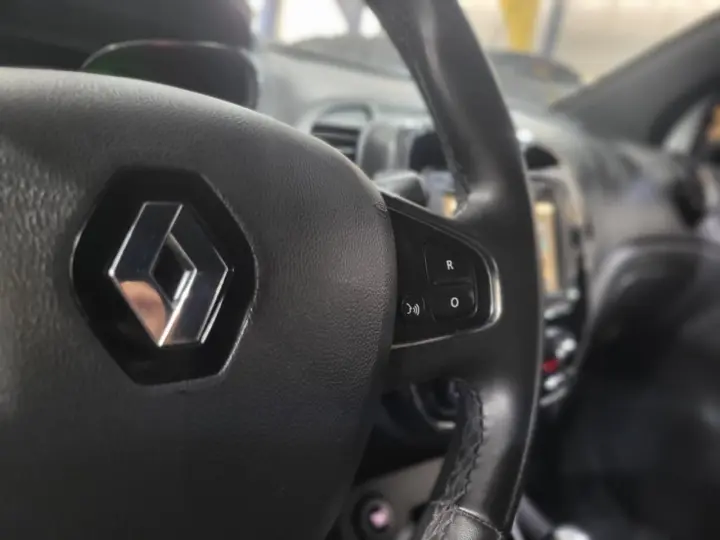 CAPTUR Intense 2.0 16V Flex 5p Aut.