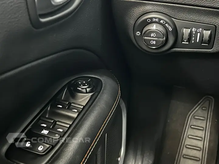 COMPASS 2.0 16V FLEX LONGITUDE AUTOMÁTICO