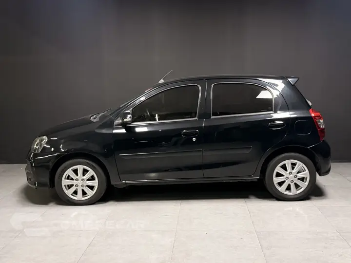 ETIOS 1.5 X PLUS 16V FLEX 4P AUTOMÁTICO