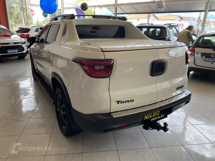 TORO 2.0 16V Turbo Ultra 4WD