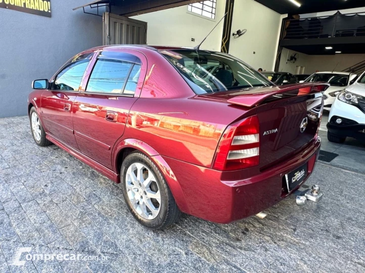 ASTRA 2.0 MPFI Advantage Sedan 8V