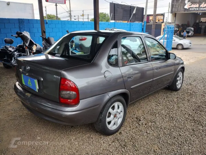 Corsa Sedan 1.6 GLS 4P