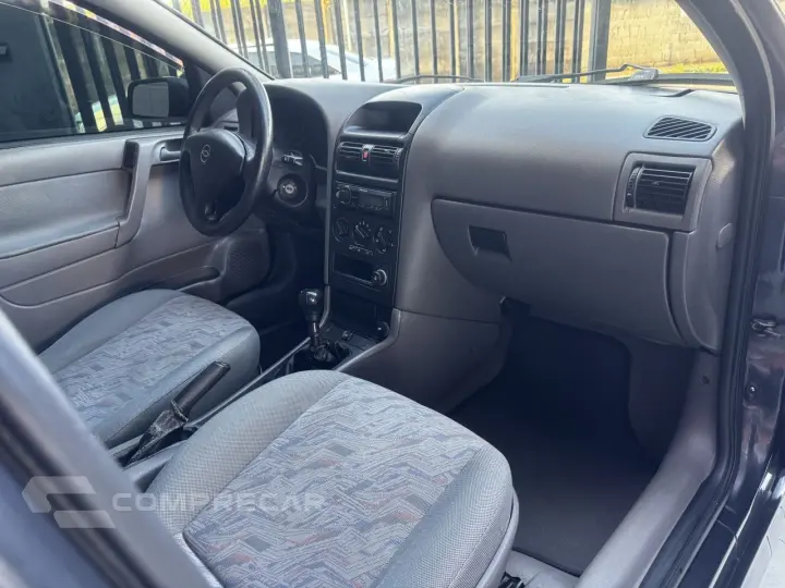 Astra Sedan 1.8 4P GL ALCOOL