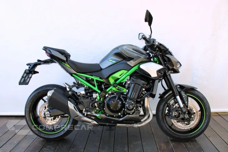 KAWASAKI Z900