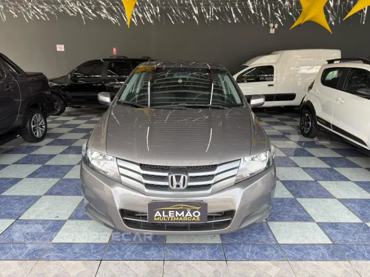 CITY 1.5 DX Sedan 16V