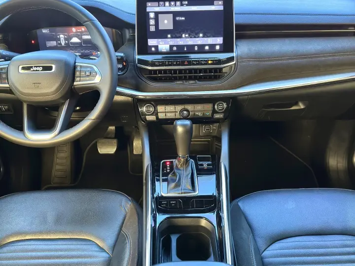 COMMANDER 1.3 T270 TURBO FLEX LIMITED AT6