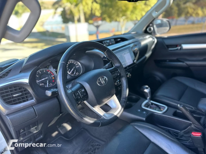 HILUX 2.8 D-4D TURBO DIESEL CD SRX 4X4 AUTOMÁTICO
