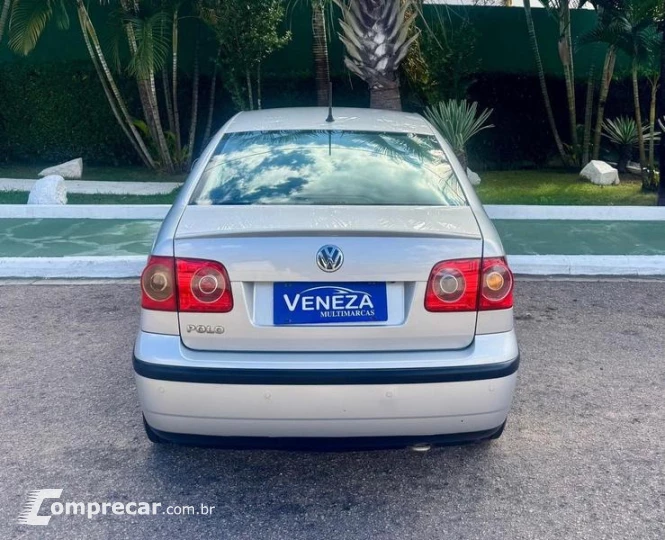 POLO SEDAN 1.6