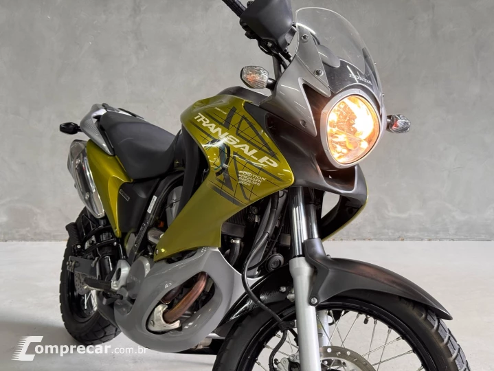 XL 700V TRANSALP